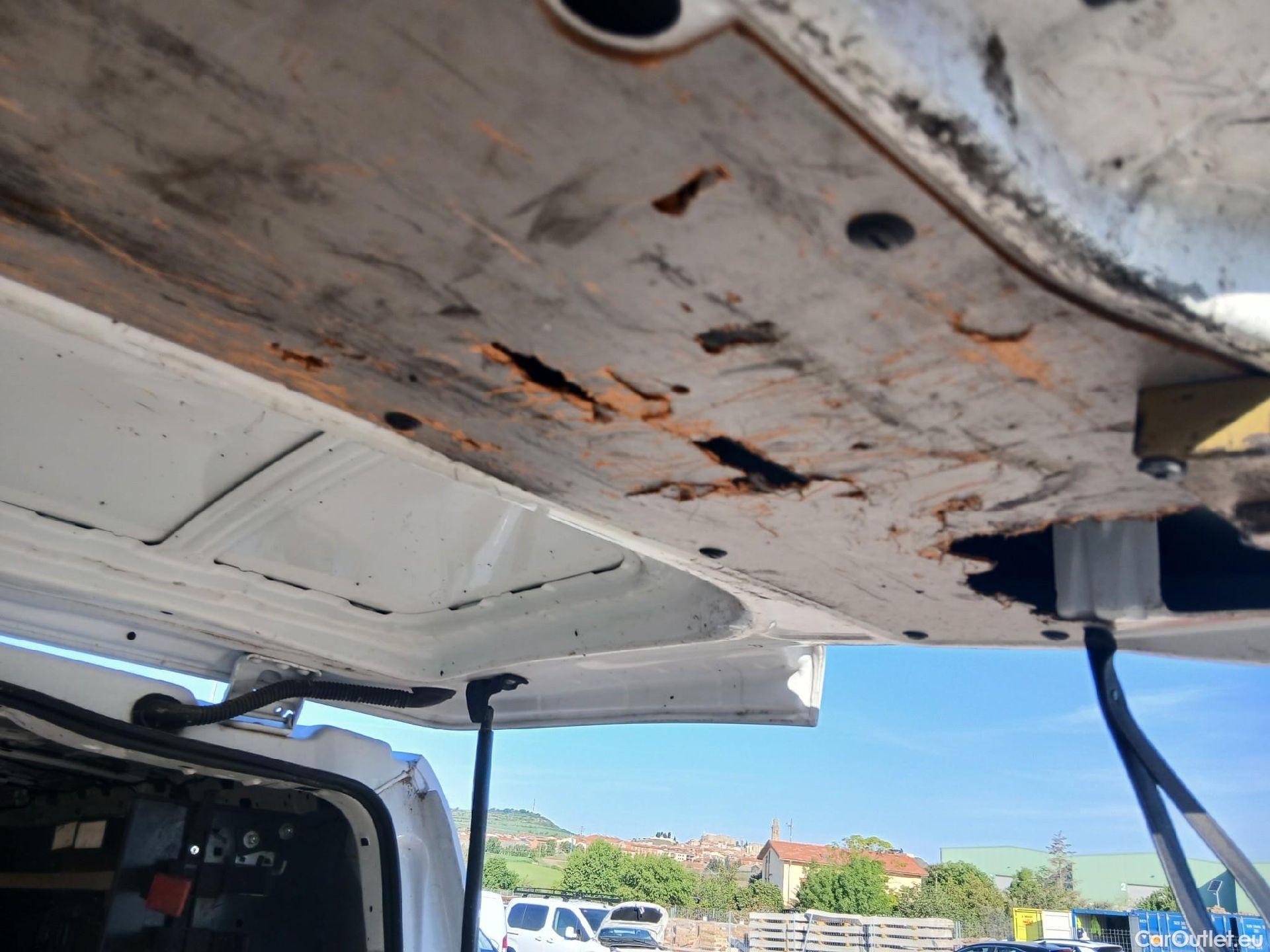  Mercedes  Vito MERCEDES-BENZ  / 2014 / 4P / furgón 114 CDI Larga #36