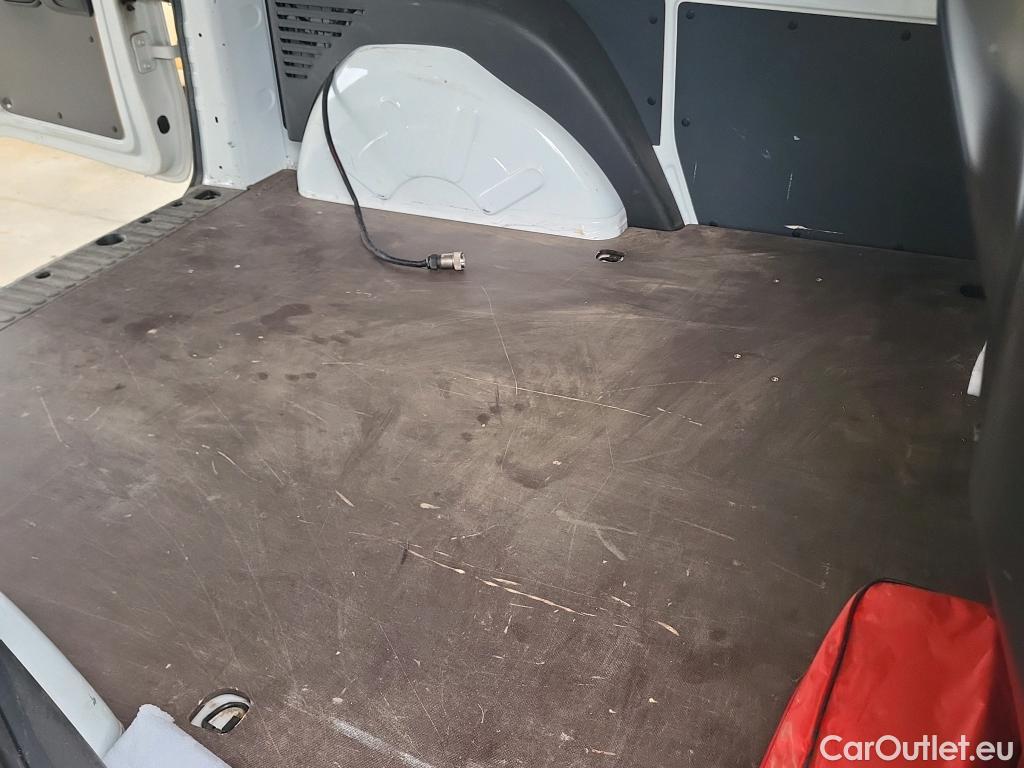  Renault  Kangoo RENAULT  Furgón/2013/3P/furgón derivado de turismo Profesional dCi 55 kW (75 CV) #17