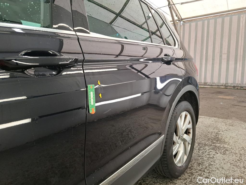  Volkswagen  Tiguan VOLKSWAGEN  / 2020 / 5P / SUV 1.5 TSI 150 DSG7 Elegance Exclusive #4