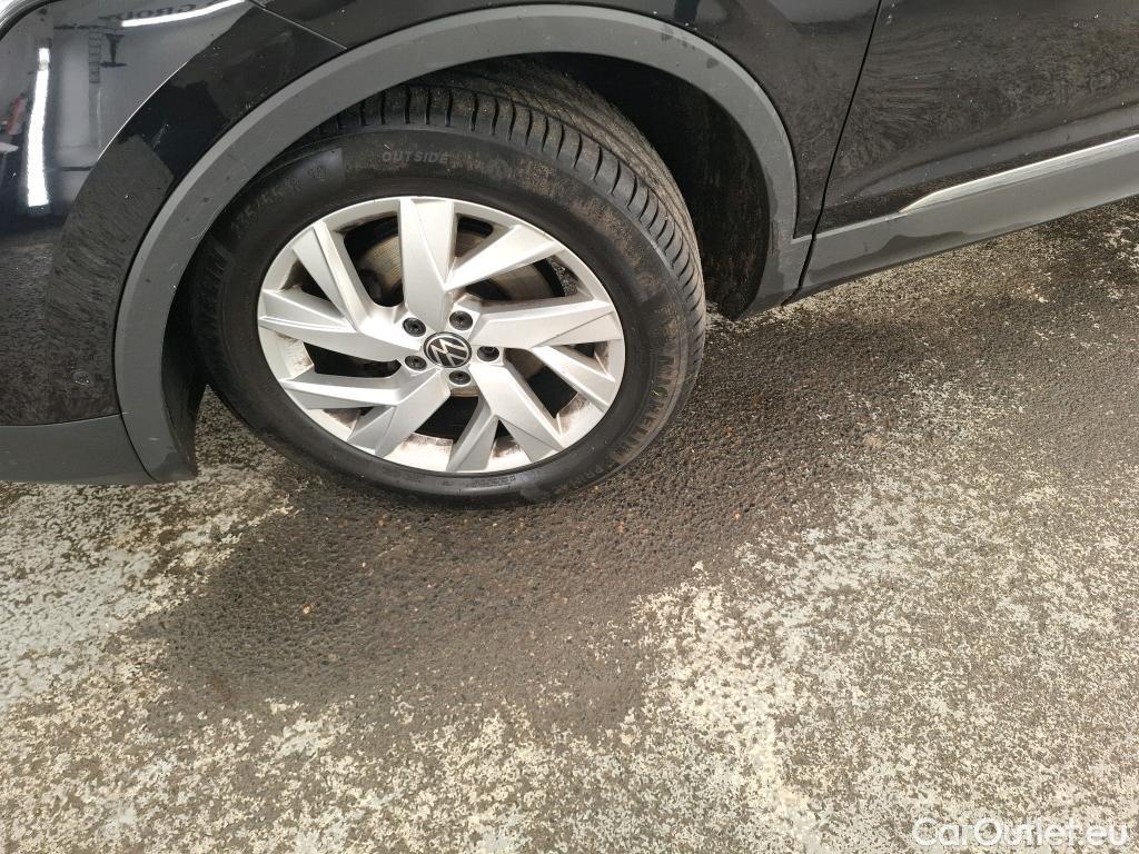  Volkswagen  Tiguan VOLKSWAGEN  / 2020 / 5P / SUV 1.5 TSI 150 DSG7 Elegance Exclusive #15