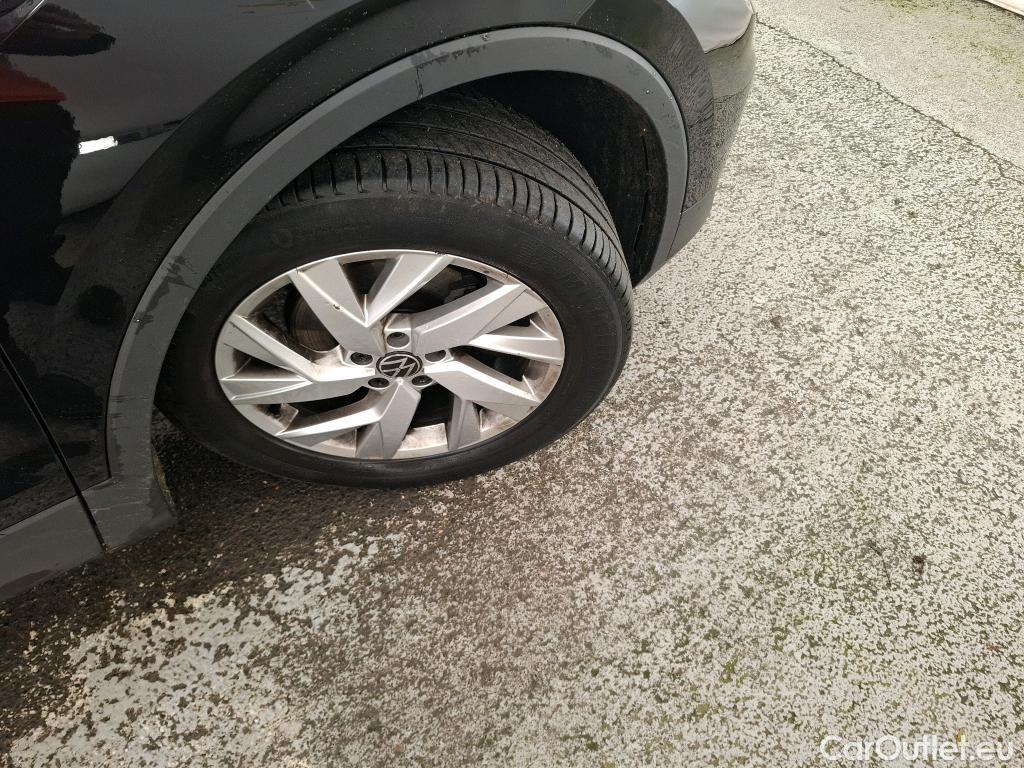  Volkswagen  Tiguan VOLKSWAGEN  / 2020 / 5P / SUV 1.5 TSI 150 DSG7 Elegance Exclusive #17