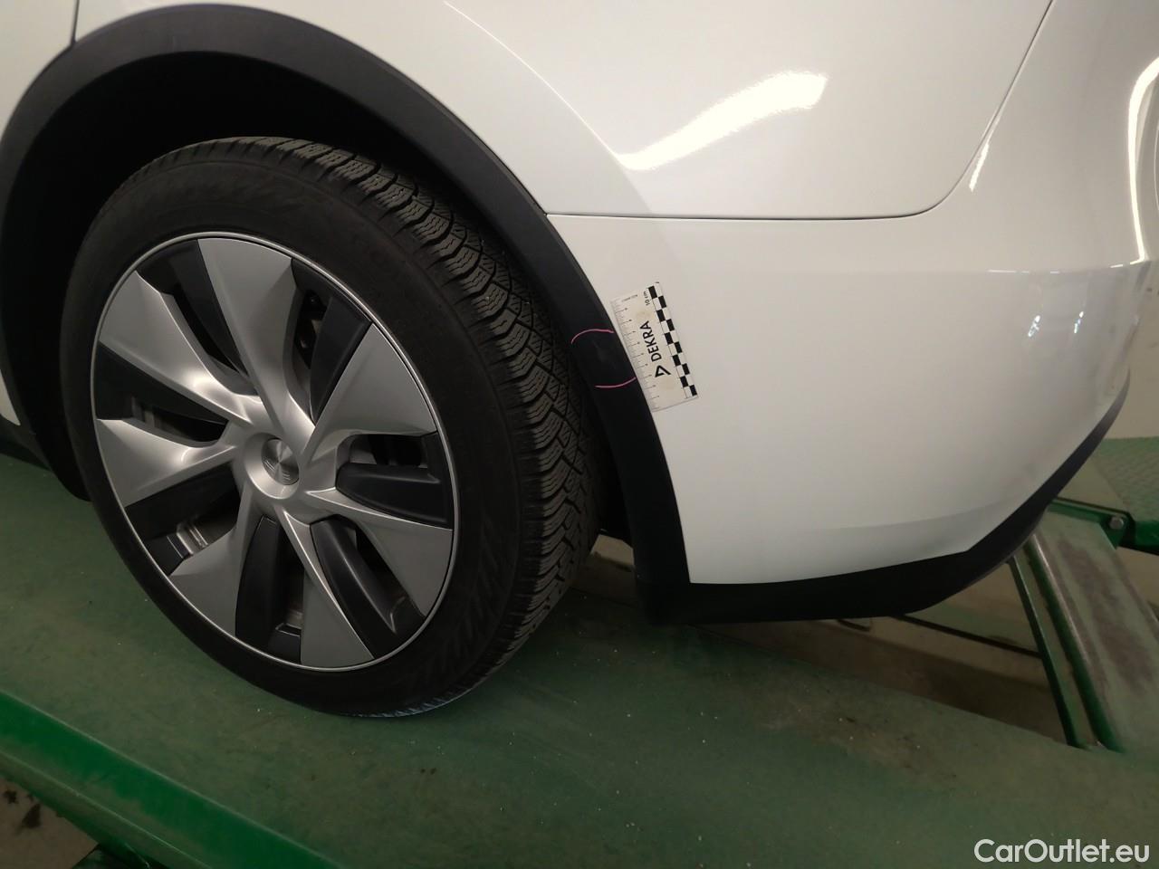  Tesla  Model Y  Long-Range AWD #9