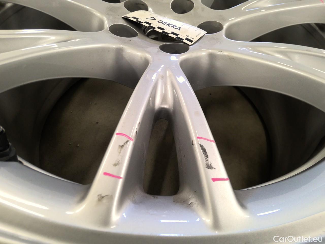  Tesla  Model Y  Long-Range AWD #6