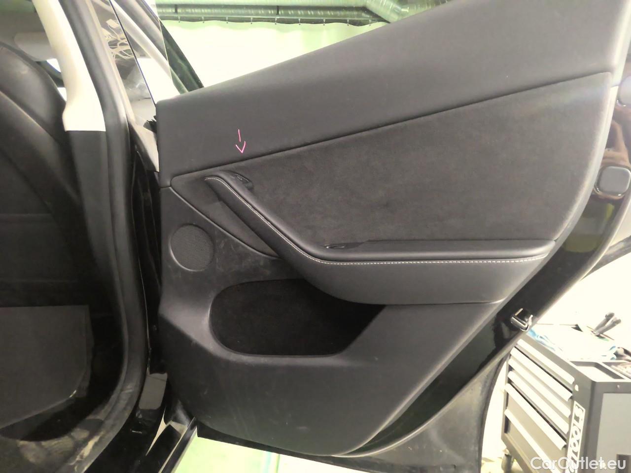  Tesla  Model Y  Long-Range AWD #9