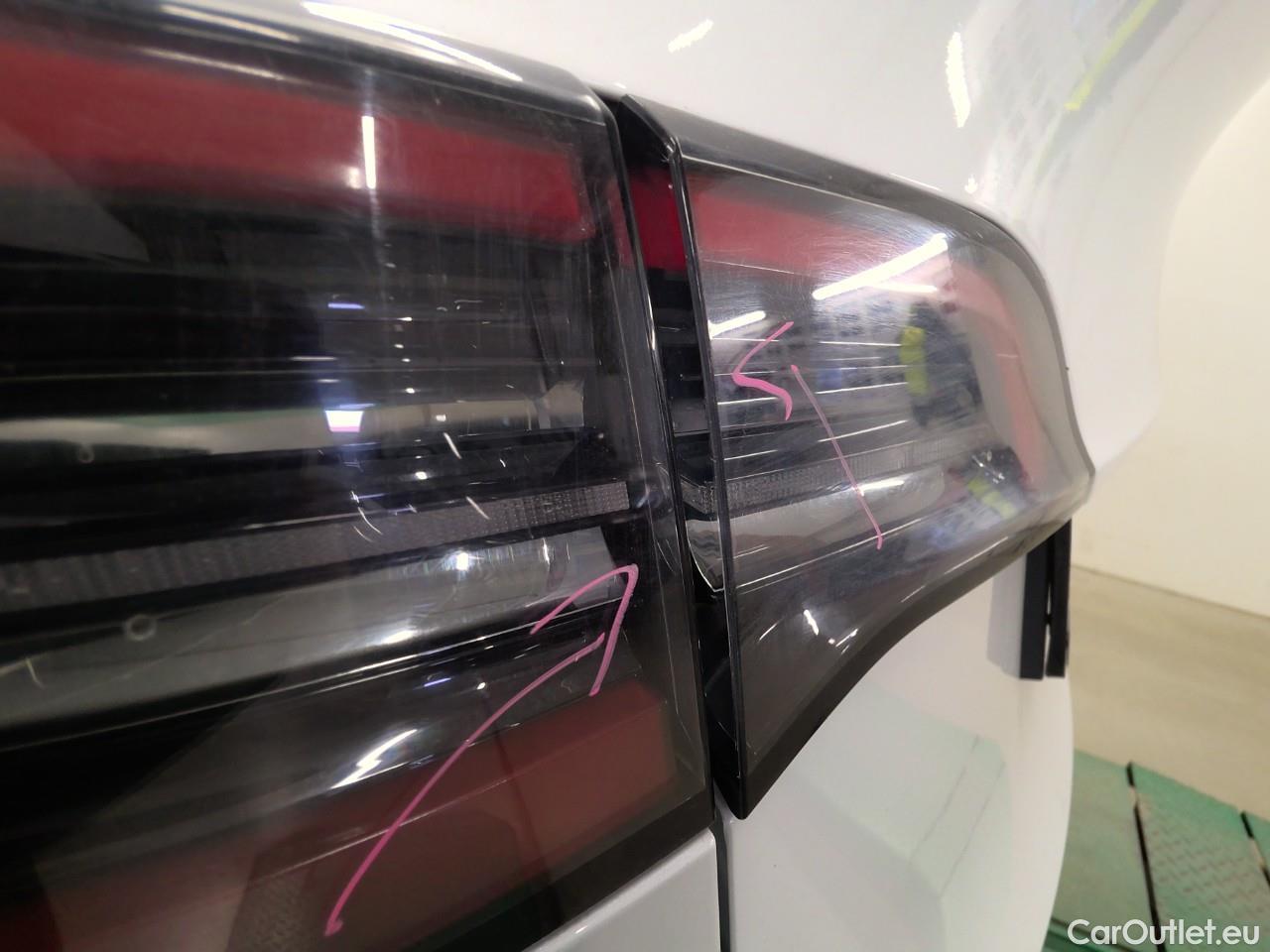  Tesla  Model Y  Long-Range AWD #18