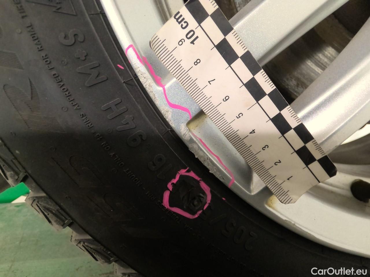  Volkswagen  Caddy  TDI 75 Maxi Aut #1