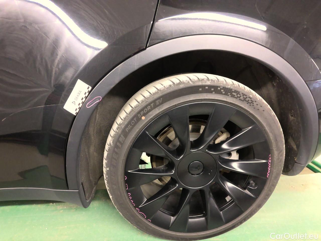  Tesla  Model Y  Long-Range AWD #15