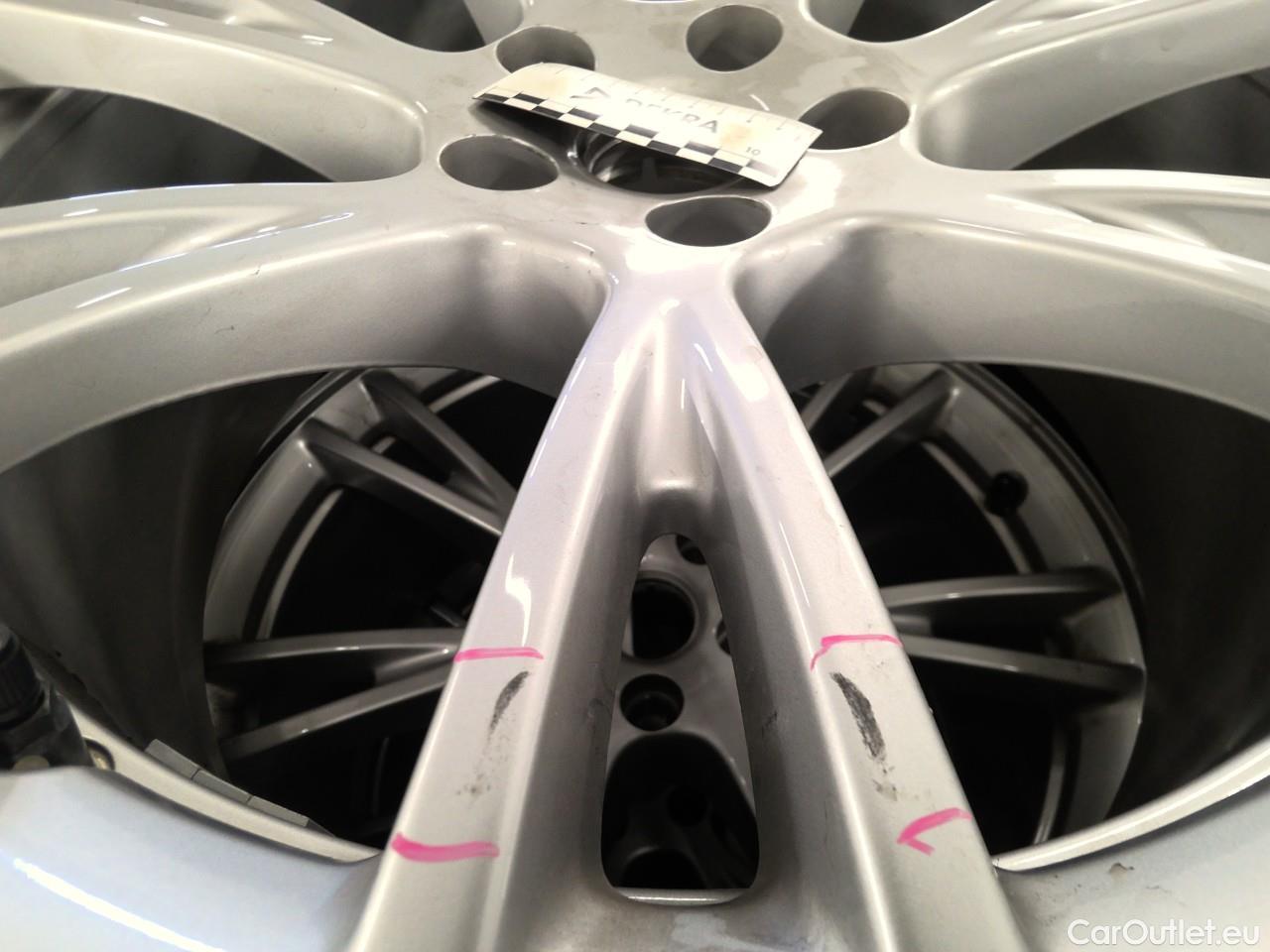  Tesla  Model Y  Long-Range AWD #3