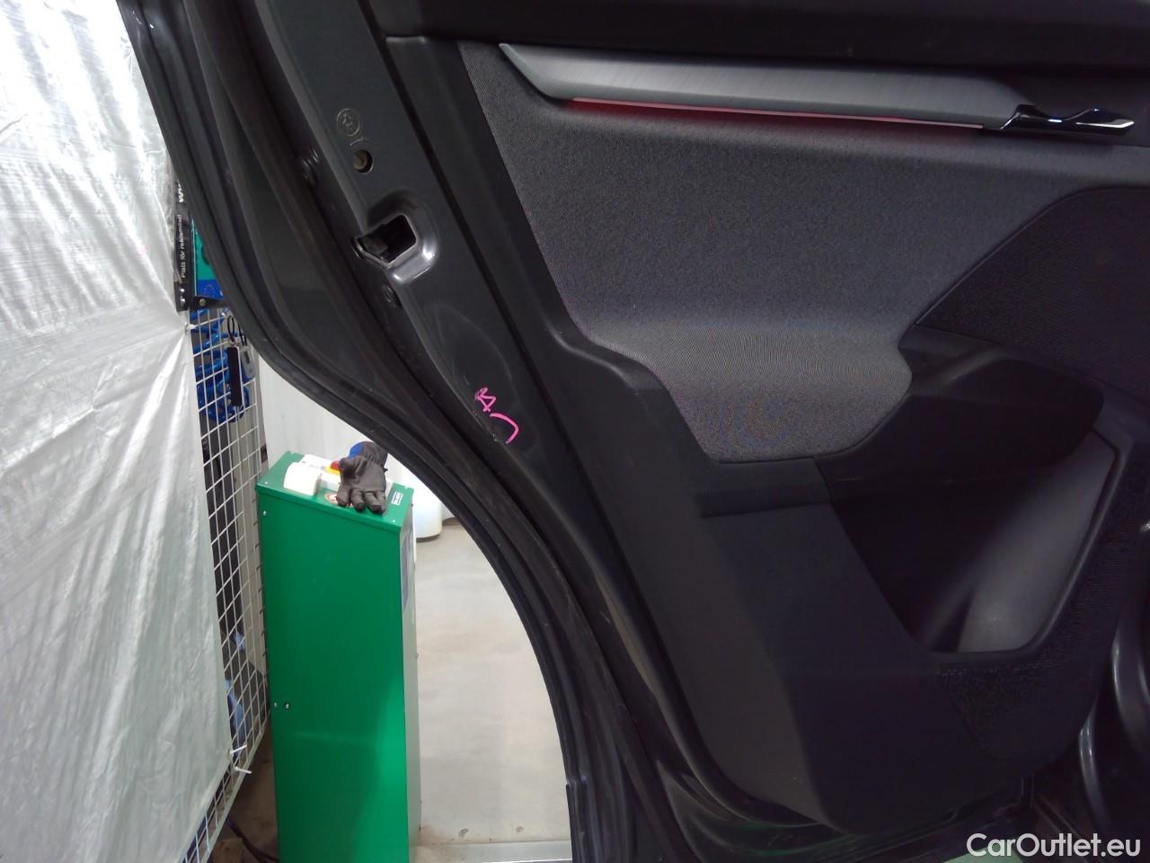  Skoda  ENYAQ  iV80 5d #5