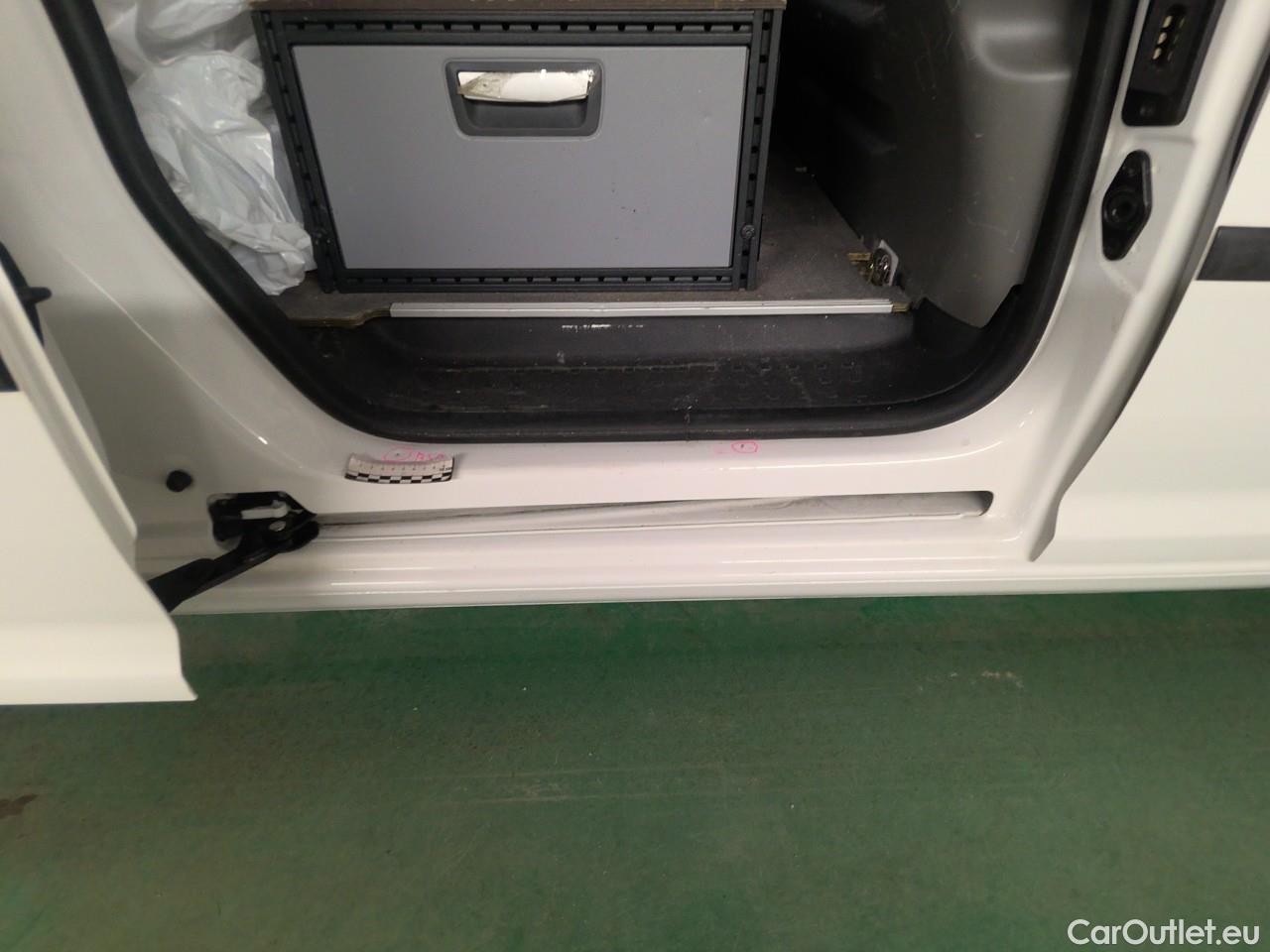  Volkswagen  Caddy  TDI 75 Maxi Aut #11