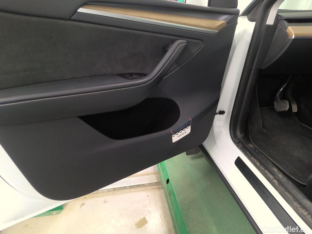  Tesla  Model Y  Long-Range AWD #16