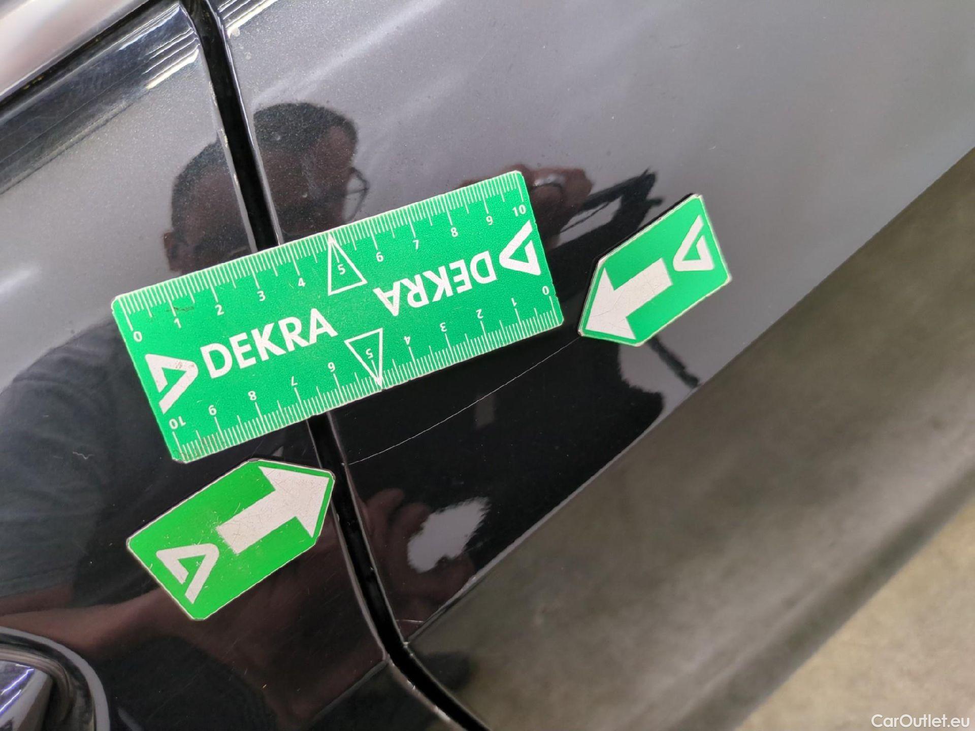  Bmw  Serie 1 BMW Série 1 / 2019 / 5P / Berline 118d BVA8 Business Design #33