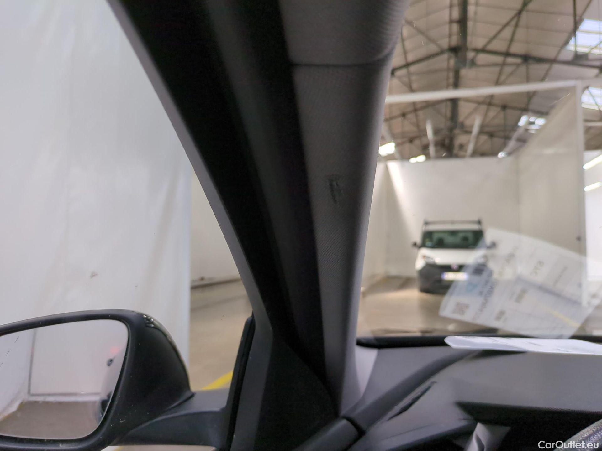  Bmw  Serie 1 BMW Série 1 / 2019 / 5P / Berline 118d BVA8 Business Design #1