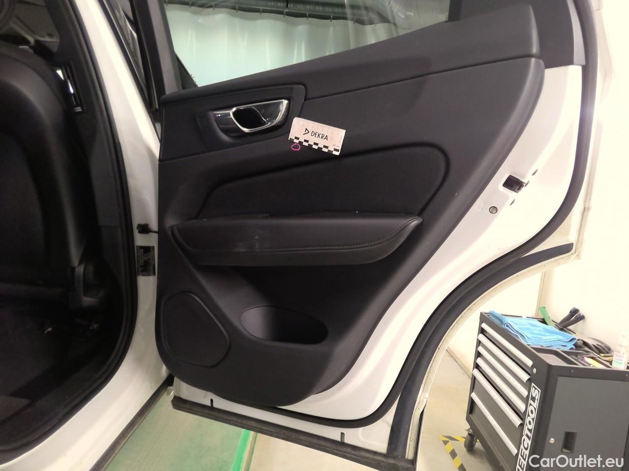  Volvo  XC60  D4 FWD Momentum SE Aut. #6