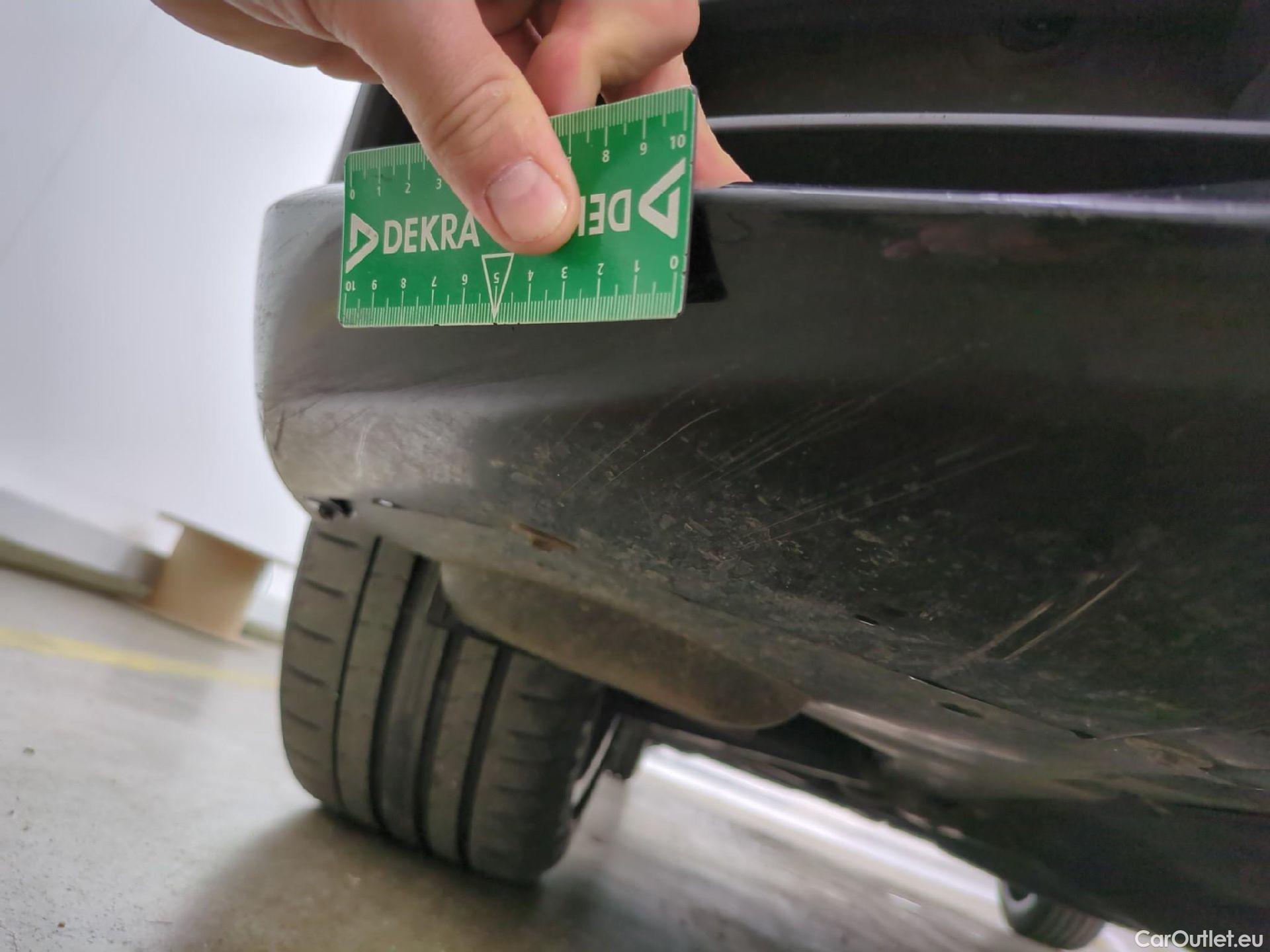  Bmw  Serie 1 BMW Série 1 / 2019 / 5P / Berline 118d BVA8 Business Design #28