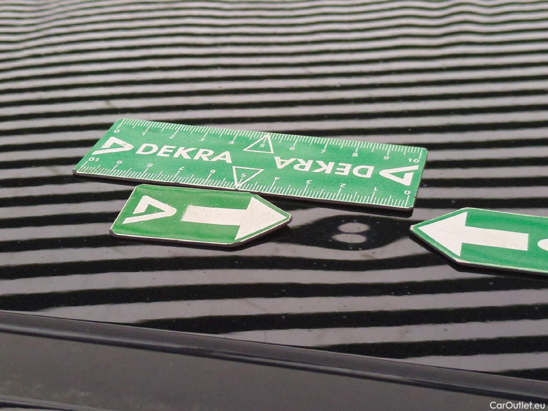  Bmw  Serie 1 BMW Série 1 / 2019 / 5P / Berline 118d BVA8 Business Design #27