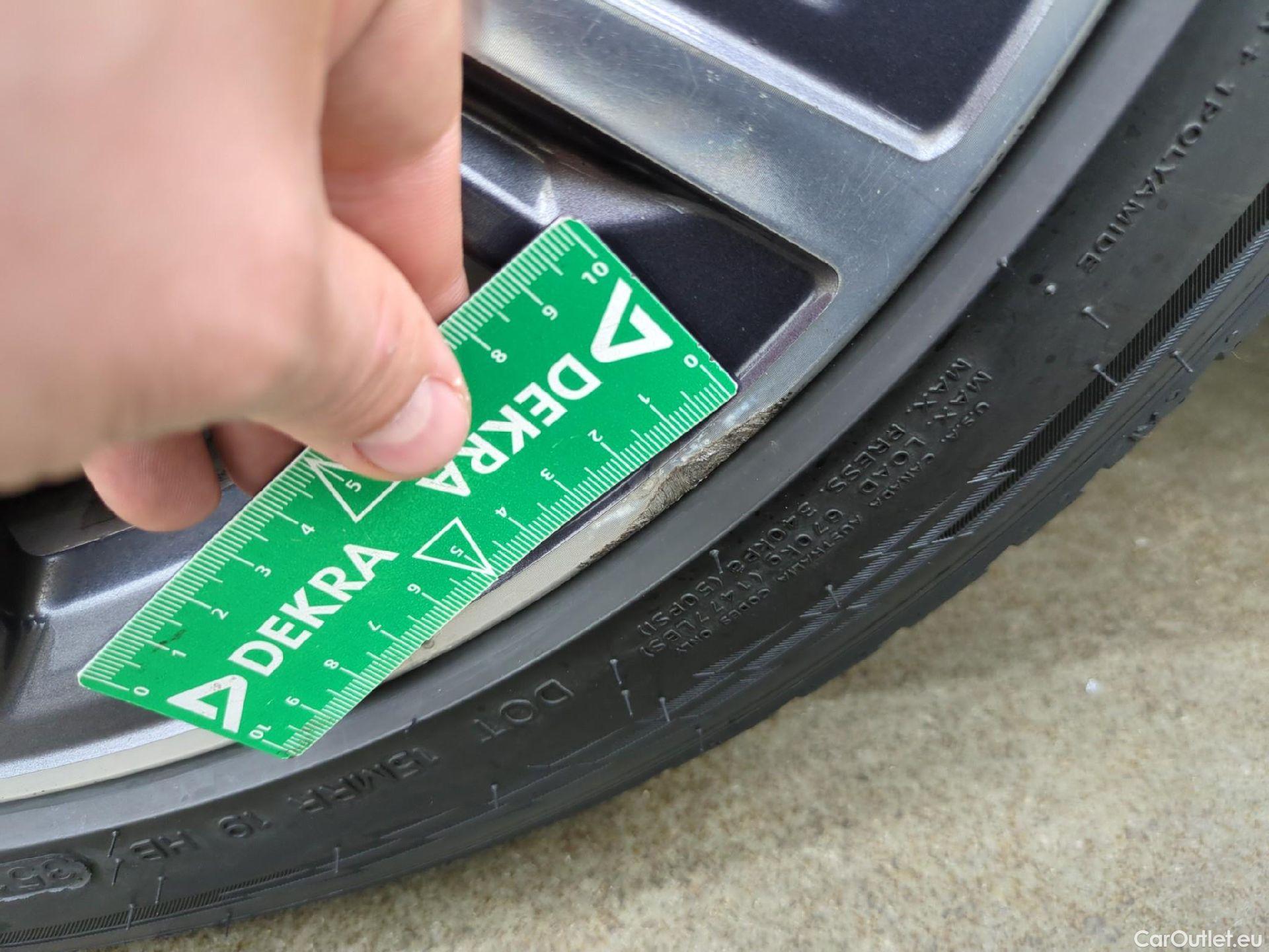  Bmw  Serie 1 BMW Série 1 / 2019 / 5P / Berline 118d BVA8 Business Design #22