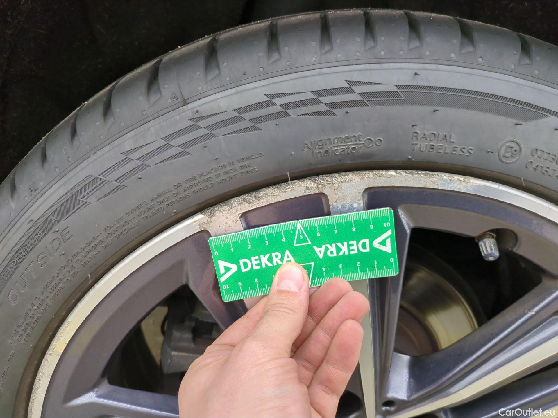  Bmw  Serie 1 BMW Série 1 / 2019 / 5P / Berline 118d BVA8 Business Design #21