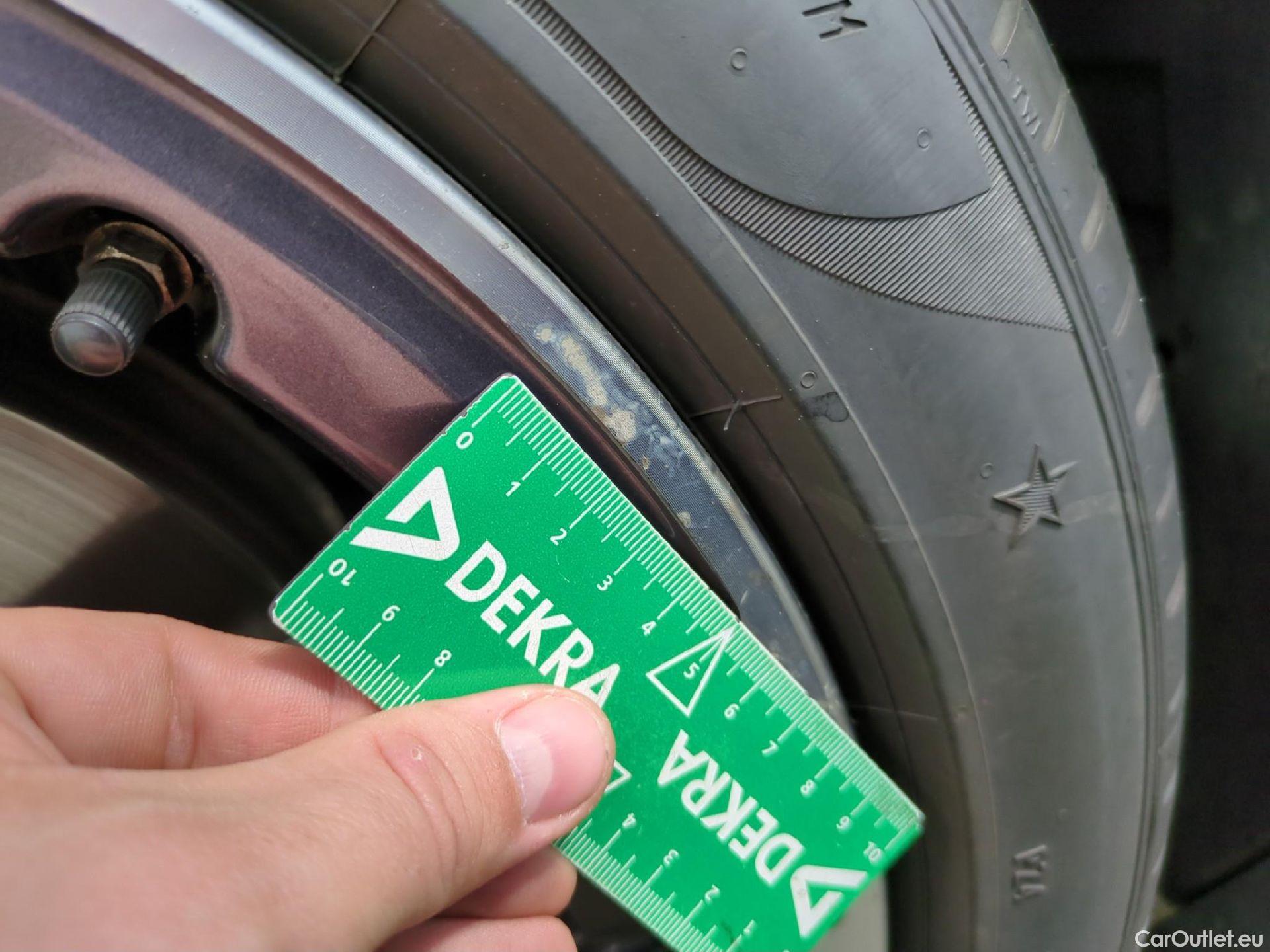  Bmw  Serie 1 BMW Série 1 / 2019 / 5P / Berline 118d BVA8 Business Design #12