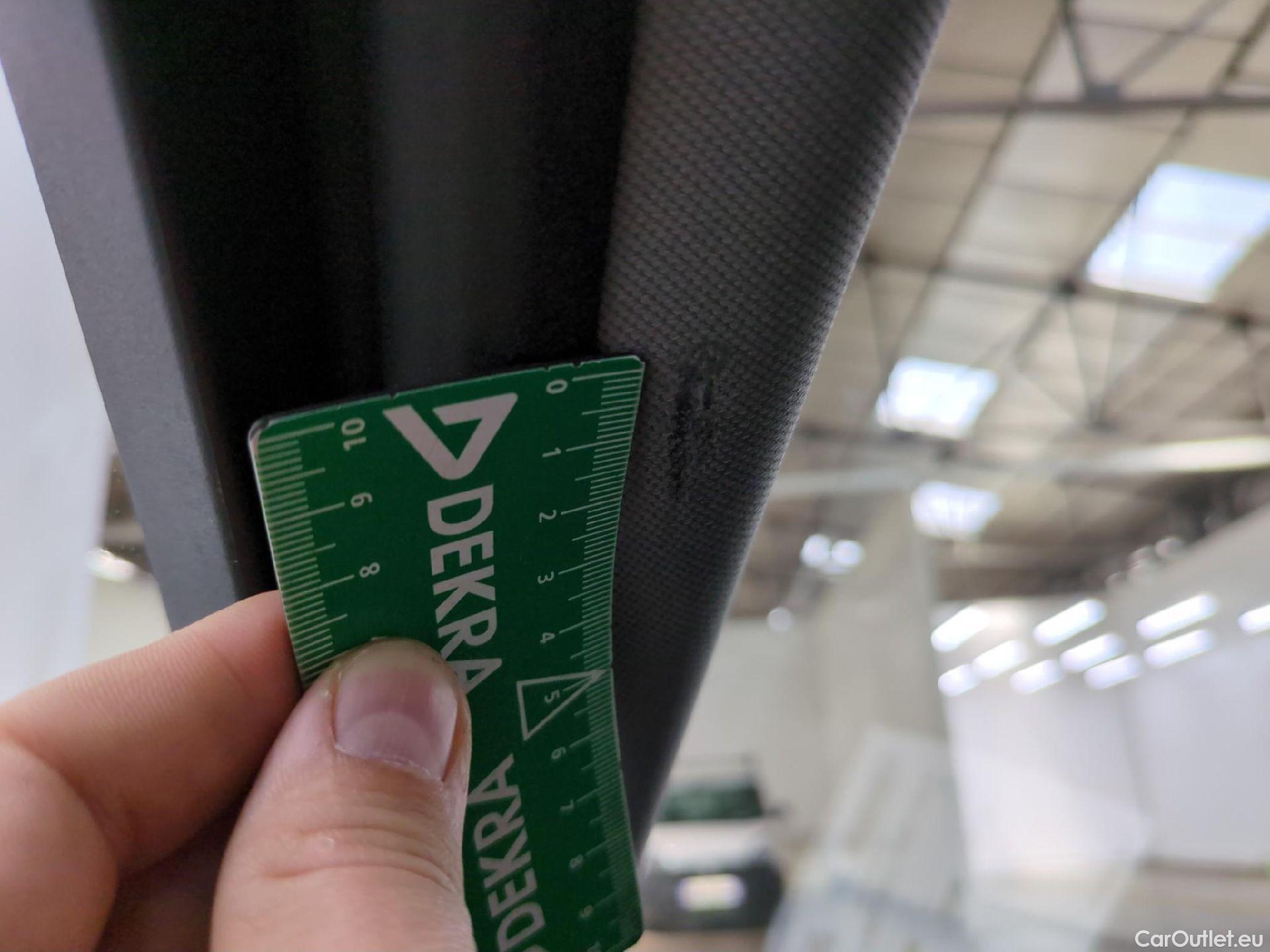  Bmw  Serie 1 BMW Série 1 / 2019 / 5P / Berline 118d BVA8 Business Design #2