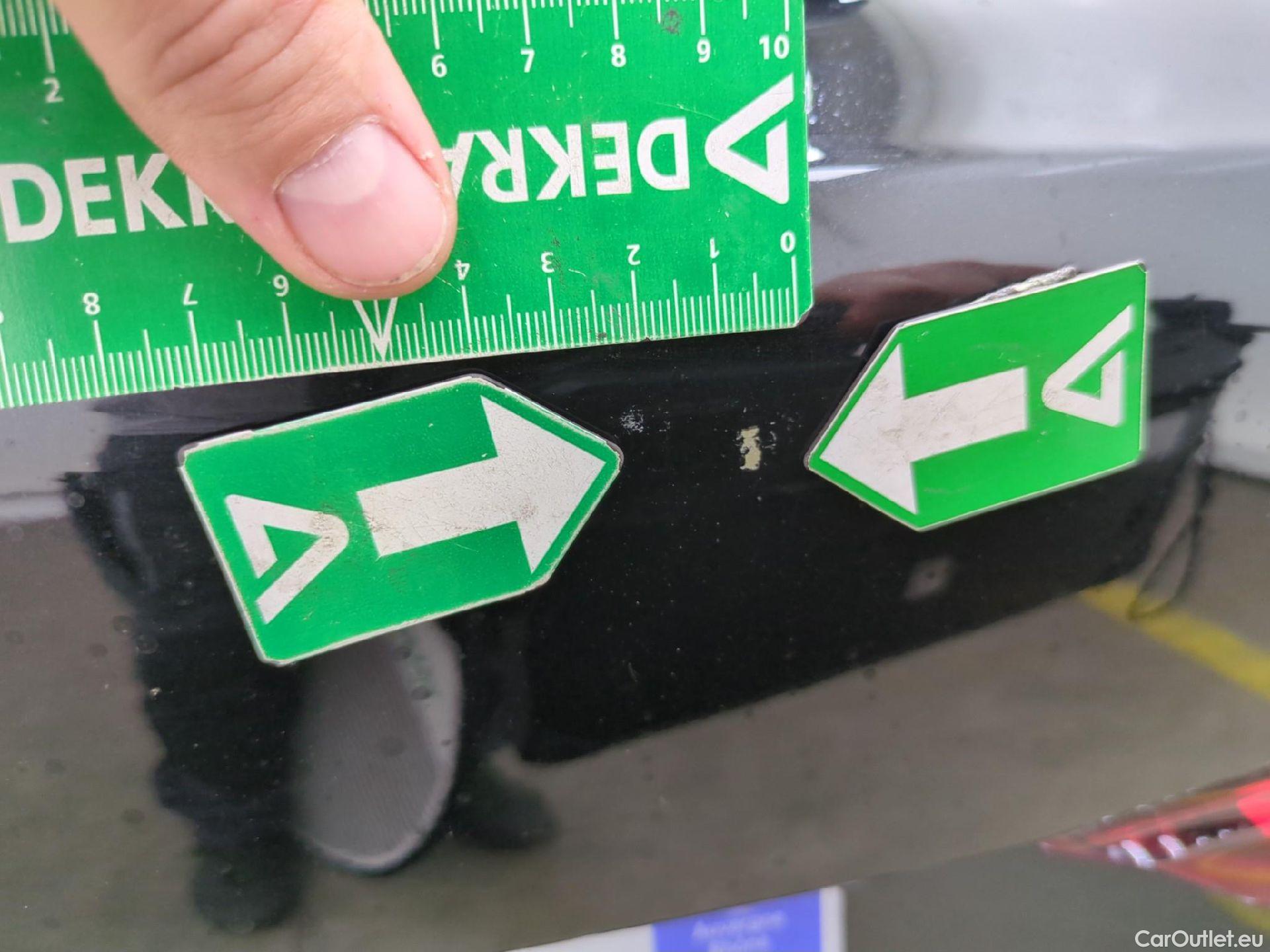  Bmw  Serie 1 BMW Série 1 / 2019 / 5P / Berline 118d BVA8 Business Design #37