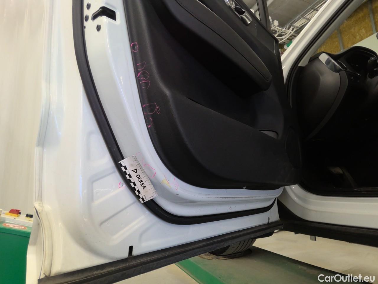  Volvo  XC60  D4 FWD Momentum SE Aut. #17