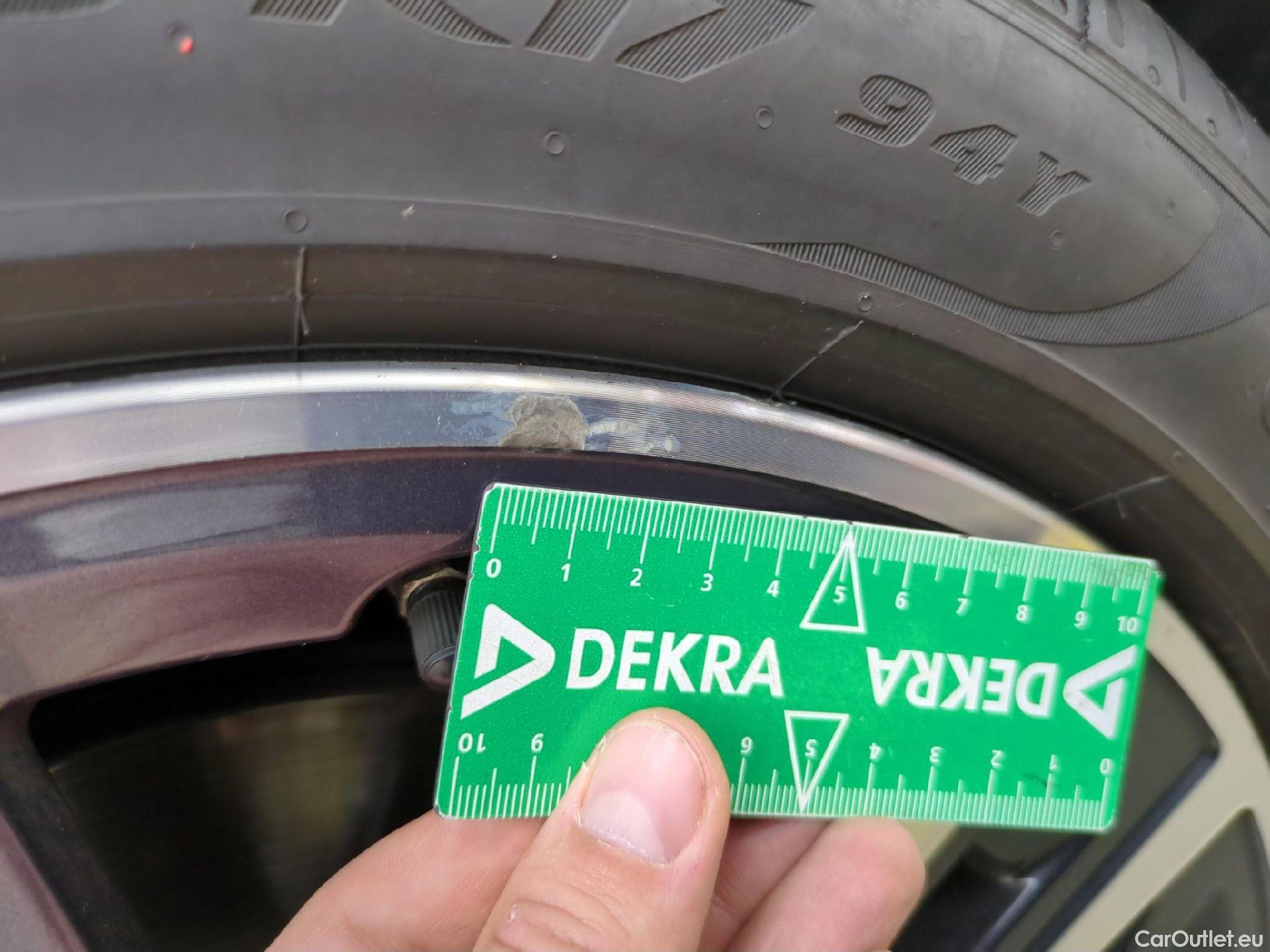  Bmw  Serie 1 BMW Série 1 / 2019 / 5P / Berline 118d BVA8 Business Design #10