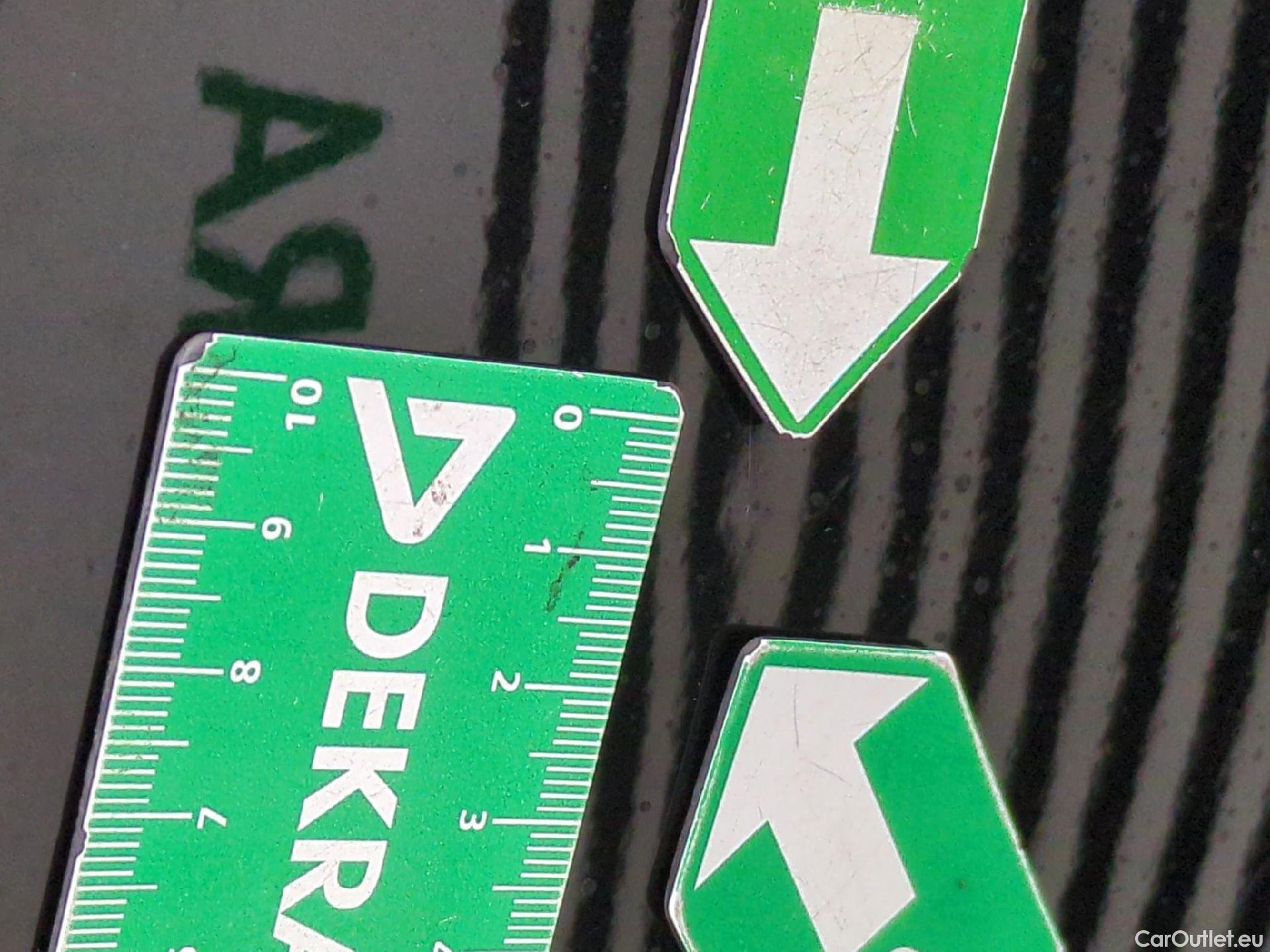  Bmw  Serie 1 BMW Série 1 / 2019 / 5P / Berline 118d BVA8 Business Design #24