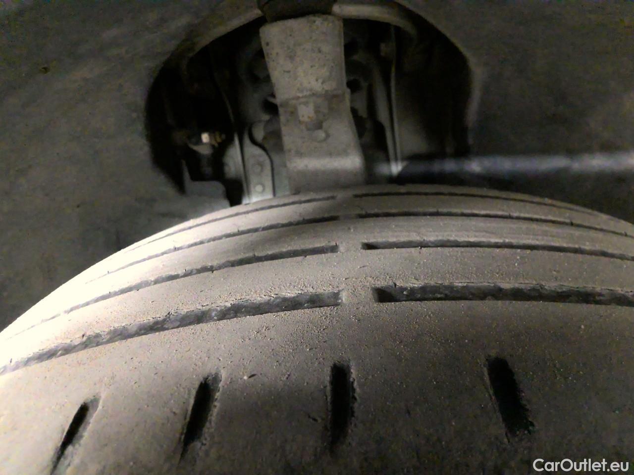  Volvo  XC60  D4 FWD Momentum SE Aut. #1