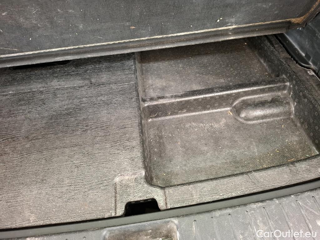  KIA  Sportage KIA  / 2021 / 5P / SUV 1.6 T-GDI 265 PHEV AUTO 4WD ACTIVE BUSIN #37