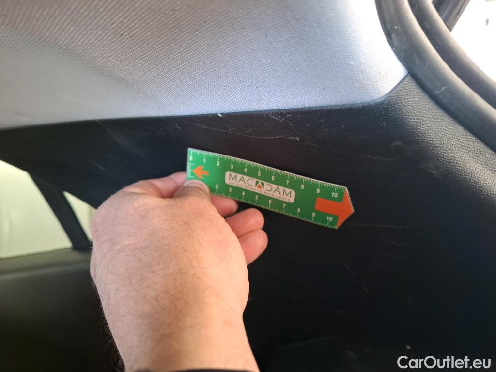  Peugeot  2008  Allure Business 1.5 HDi 130CV BVA8 E6d #30