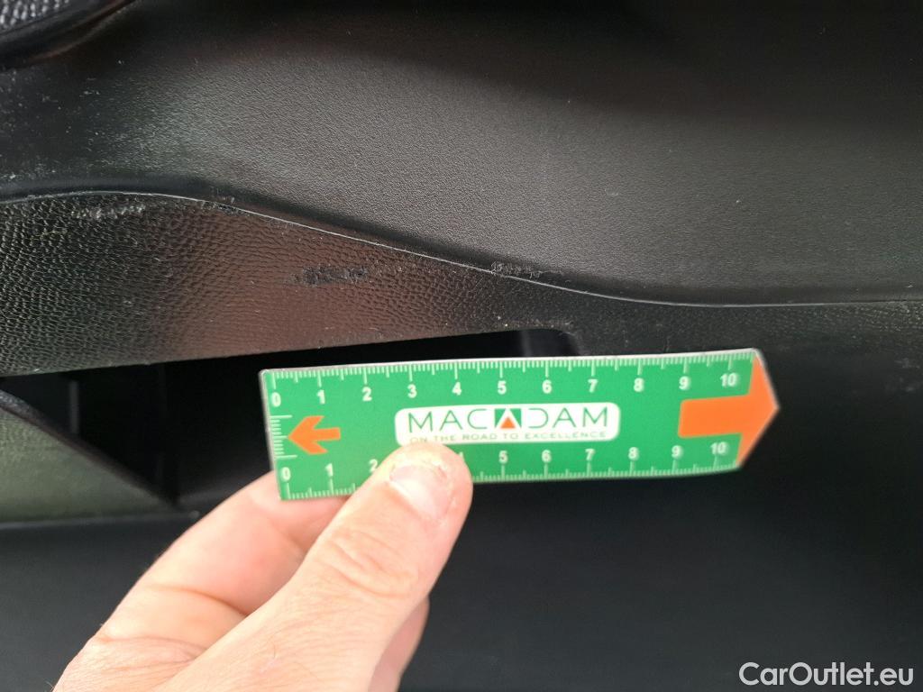  Peugeot  2008  Allure Business 1.5 HDi 130CV BVA8 E6d #27