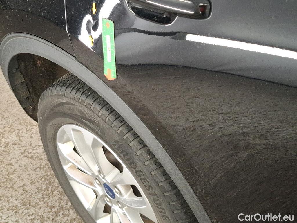  Ford  Kuga FORD  / 2019 / 5P / SUV 2.5 190 hybrid Flexifuel Pshift Titanium #4