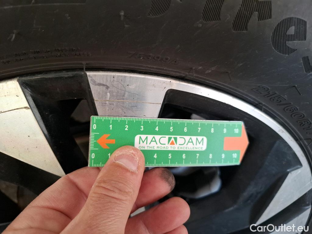  Peugeot  2008  Allure Business 1.5 HDi 130CV BVA8 E6d #19