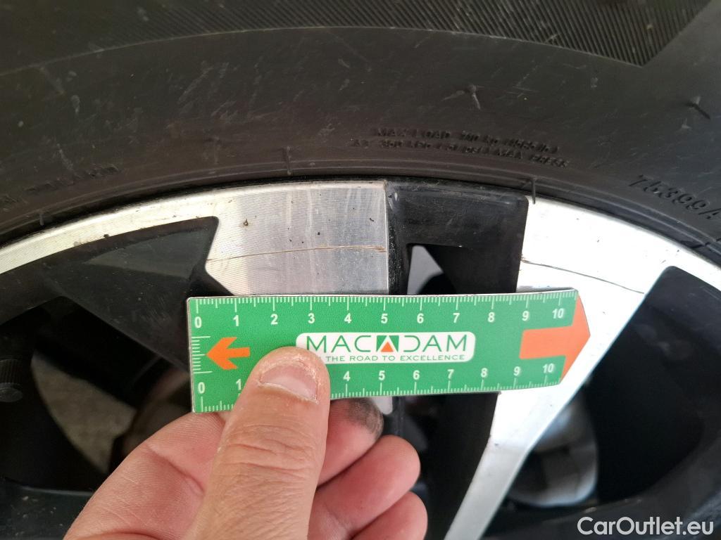  Peugeot  2008  Allure Business 1.5 HDi 130CV BVA8 E6d #18