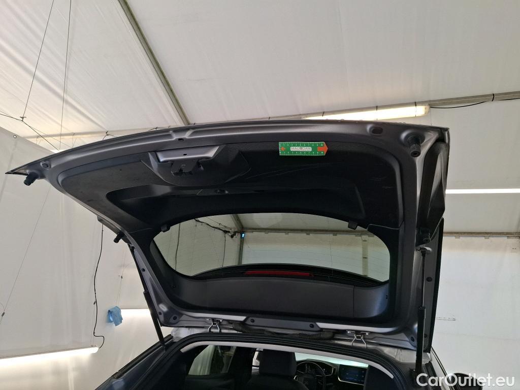  Peugeot  2008  Allure Business 1.5 HDi 130CV BVA8 E6d #24