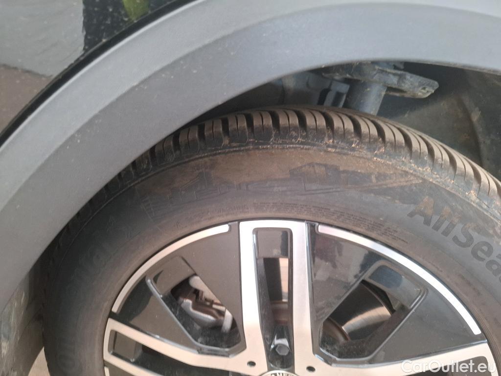  Mercedes  GLA MERCEDES-BENZ  / 2020 / 5P / SUV 1.3  250 e BUSINESS LINE DCT #35