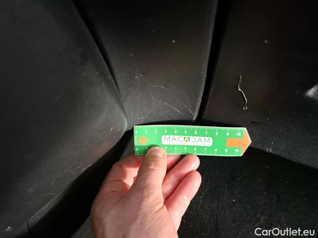  Peugeot  2008  Allure Business 1.5 HDi 130CV BVA8 E6d #40