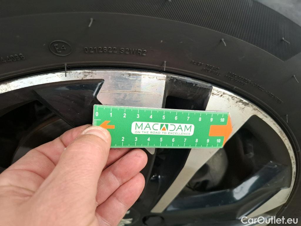  Peugeot  2008  Allure Business 1.5 HDi 130CV BVA8 E6d #61