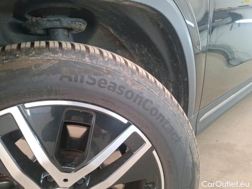  Mercedes  GLA MERCEDES-BENZ  / 2020 / 5P / SUV 1.3  250 e BUSINESS LINE DCT #31