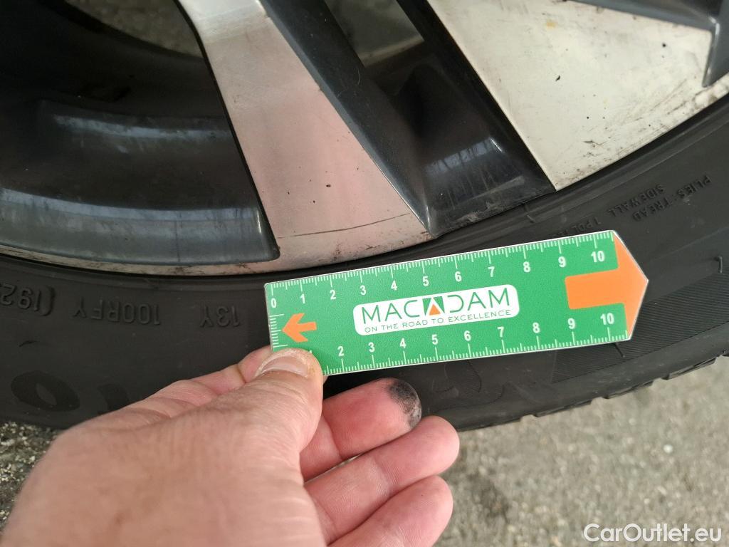  Peugeot  2008  Allure Business 1.5 HDi 130CV BVA8 E6d #16