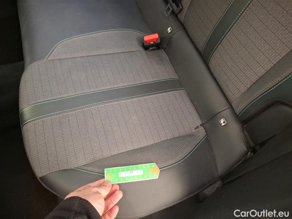  Peugeot  2008  Allure 1.5 HDi 130CV BVA8 E6d #37