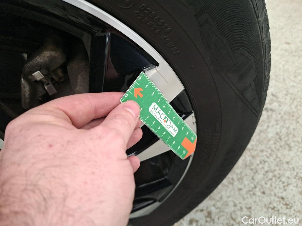  Peugeot  2008  Allure 1.5 HDi 130CV BVA8 E6d #46