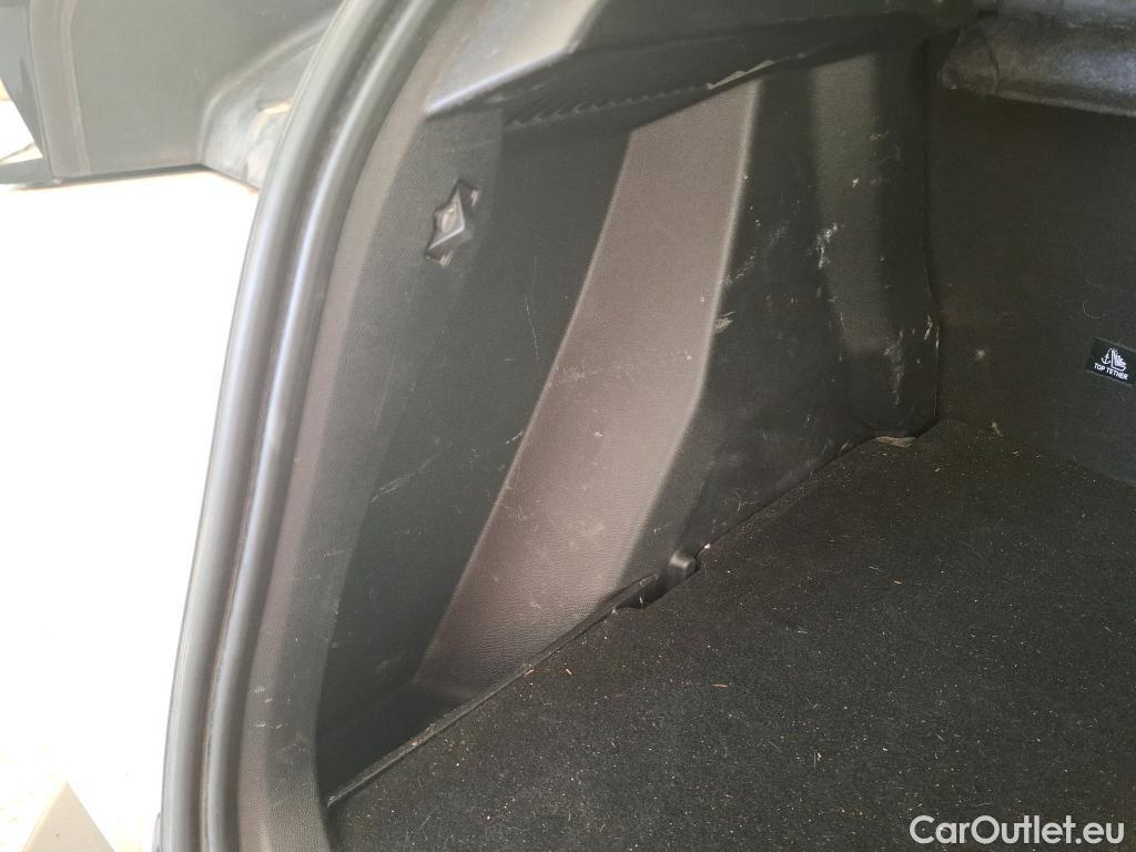  Peugeot  2008  Allure 1.5 HDi 130CV BVA8 E6d #15