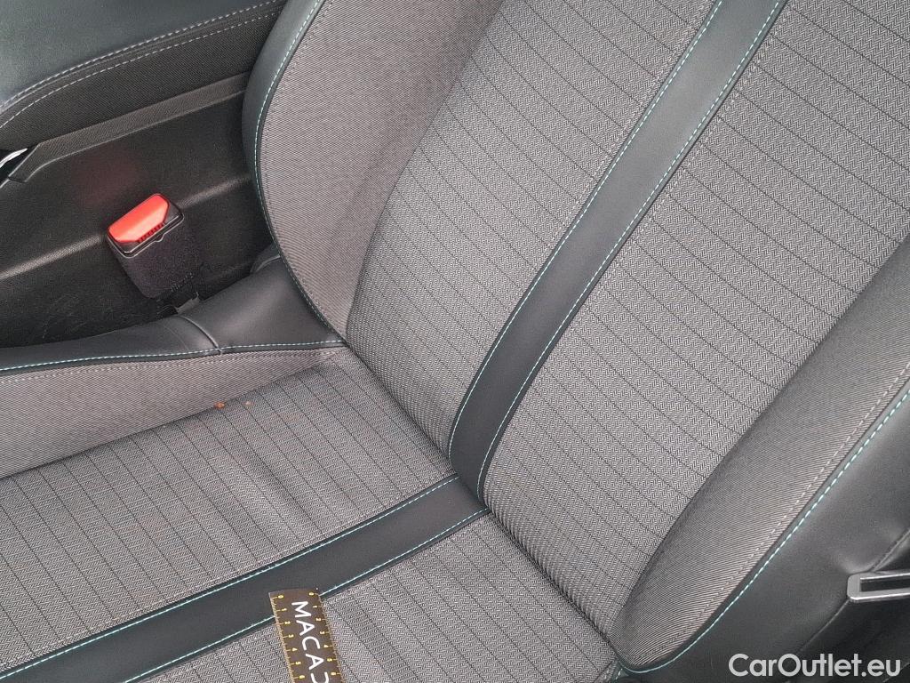  Peugeot  2008  Allure Pack 1.5 HDi 110CV BVM6 E6d #30