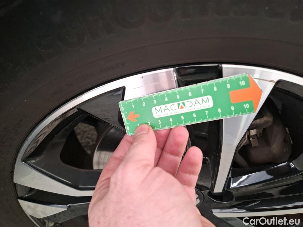  Peugeot  2008  Allure 1.5 HDi 130CV BVA8 E6d #45