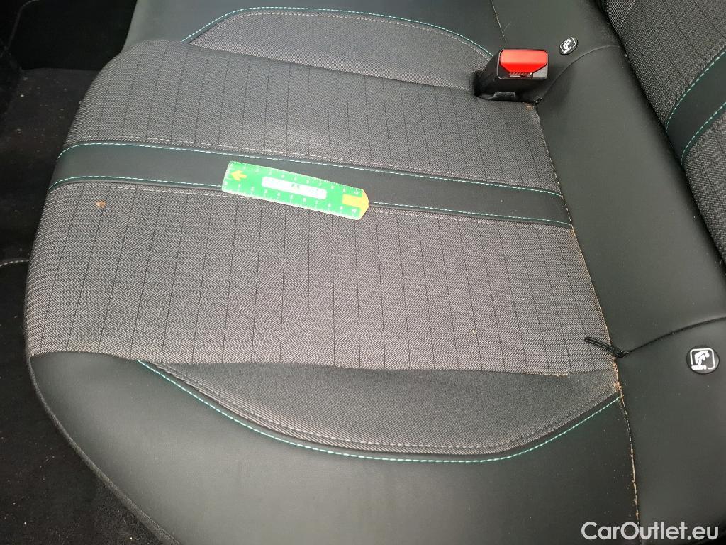  Peugeot  2008  Allure Pack 1.5 HDi 130CV BVA8 E6d #18