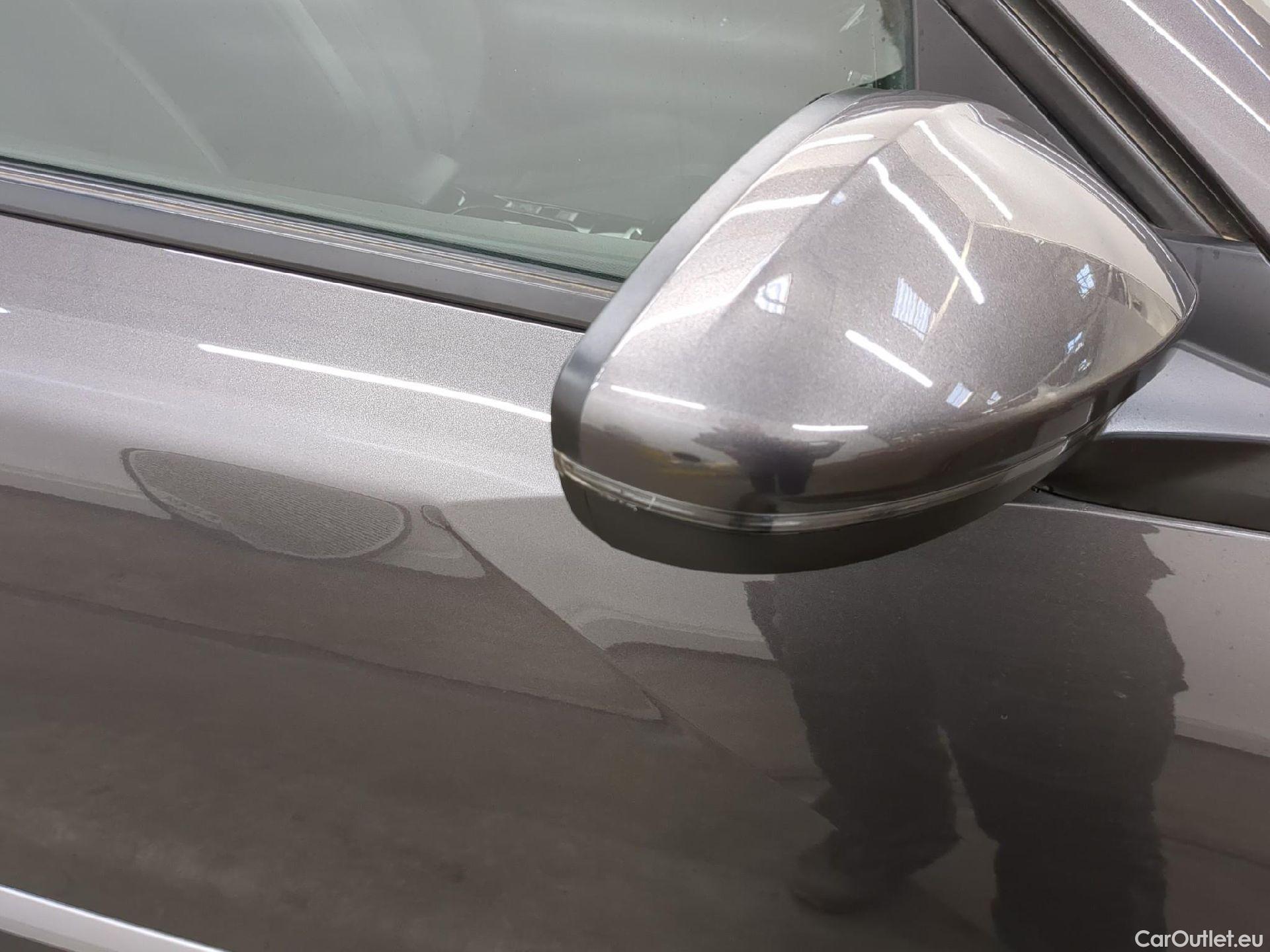  Peugeot  2008  Allure Business 1.5 HDi 130CV BVA8 E6d #15