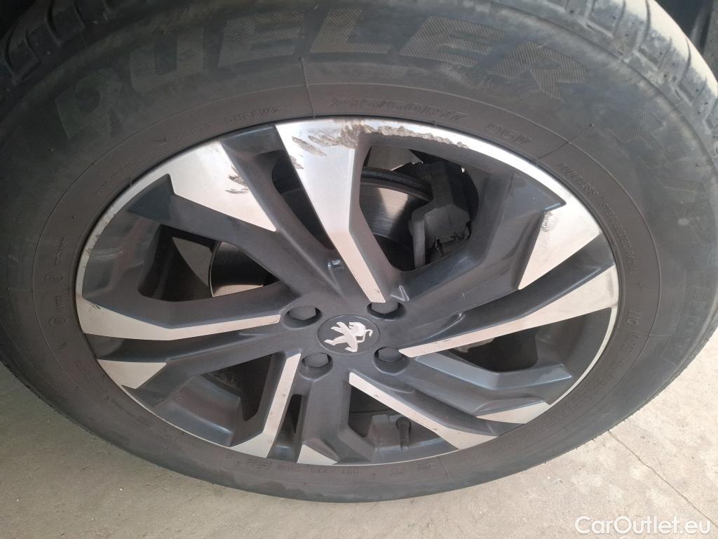  Peugeot  2008  Allure Pack 1.5 HDi 110CV BVM6 E6d #16