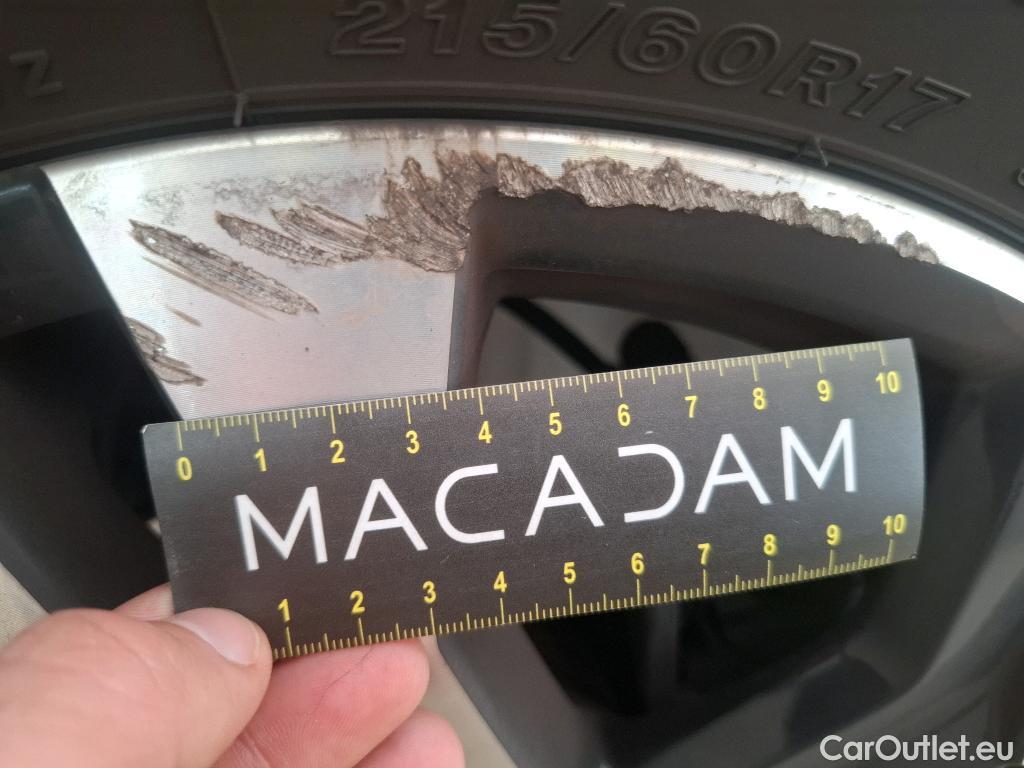  Peugeot  2008  Allure Pack 1.5 HDi 110CV BVM6 E6d #17